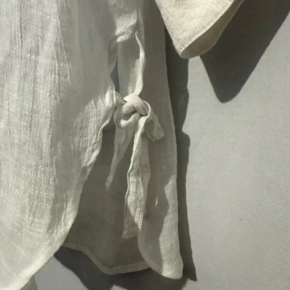 Time and Tru White Shirt Women's Medium - Picture 2 of 4